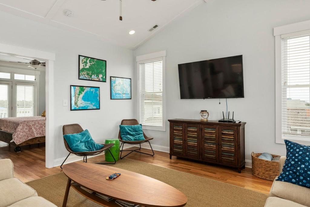 Coast is Clear by Oak Island Accommodations - photo 3