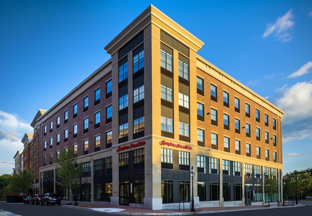 Hampton Inn & Suites Portsmouth Downtown - carbon neutral hotel in Portsmouth