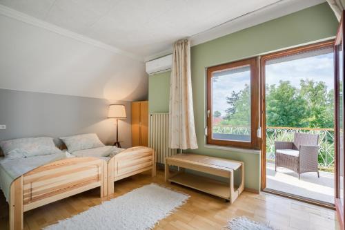 Katica Apartment — Balatonszarszo — photo 4