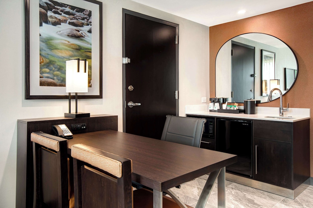 Embassy Suites By Hilton Alpharetta Halcyon - photo 20