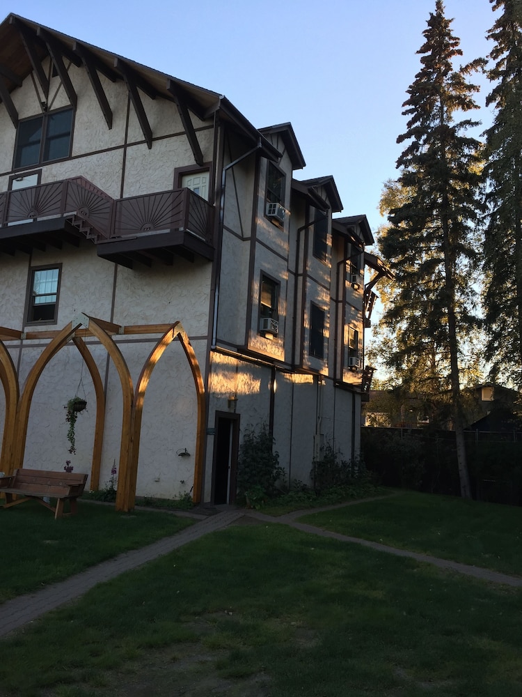 Abbey Archway Inn - photo 3