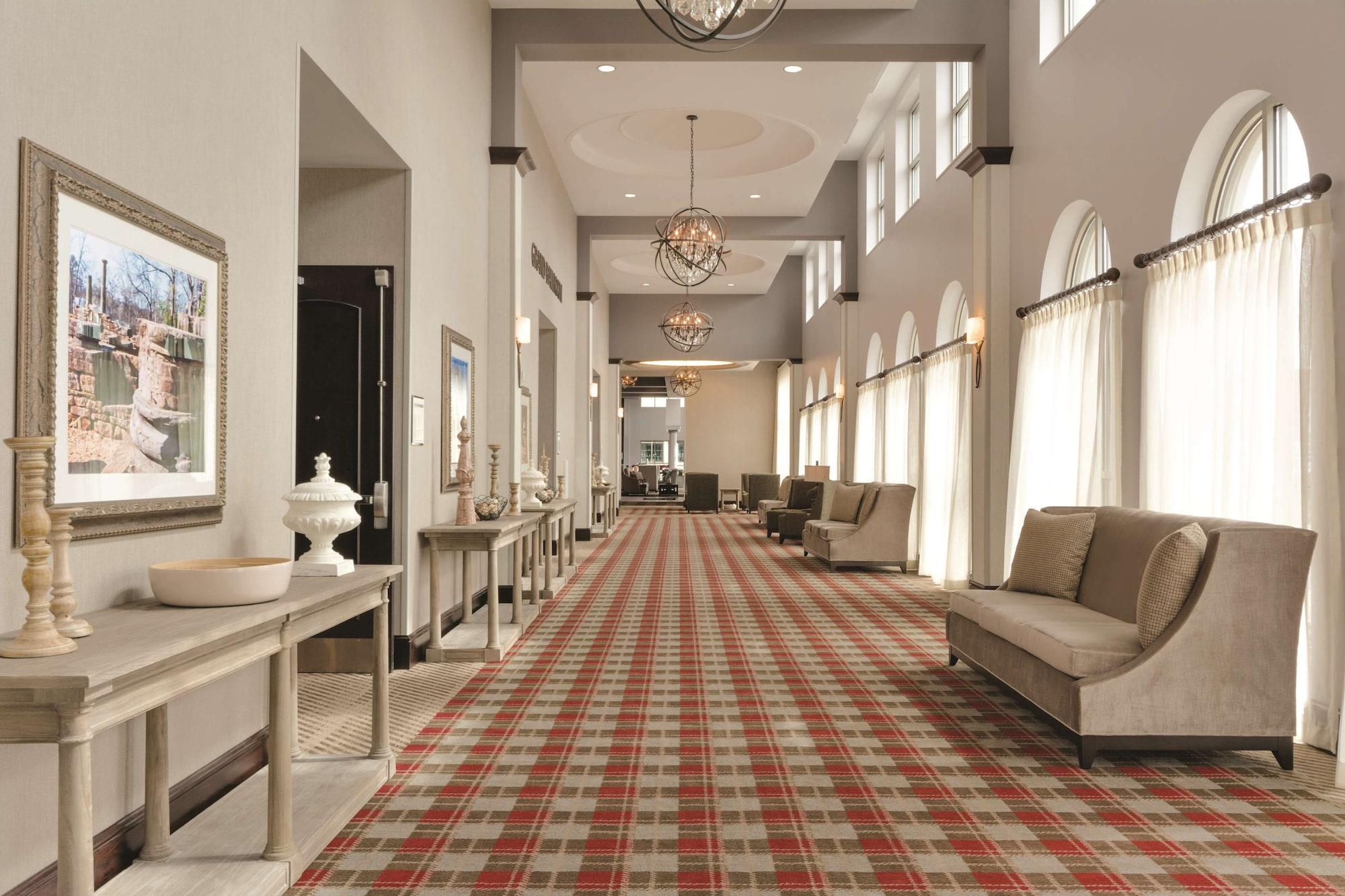 Embassy Suites by Hilton Tuscaloosa Alabama Downtown - photo 8
