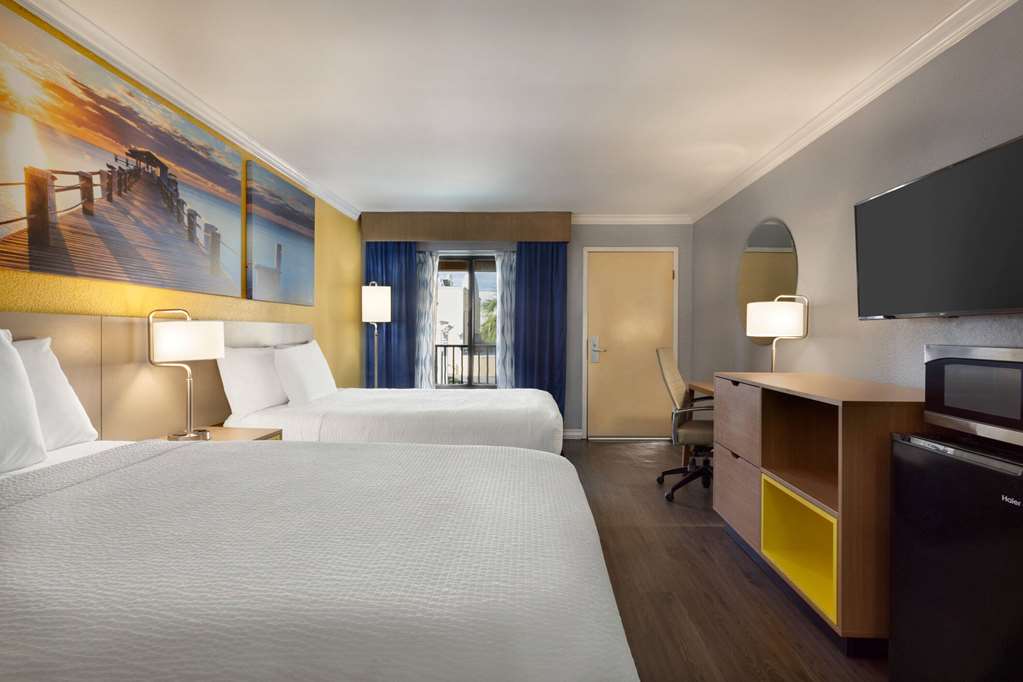 Days Inn by Wyndham Pensacola Historic Downtown - photo 19