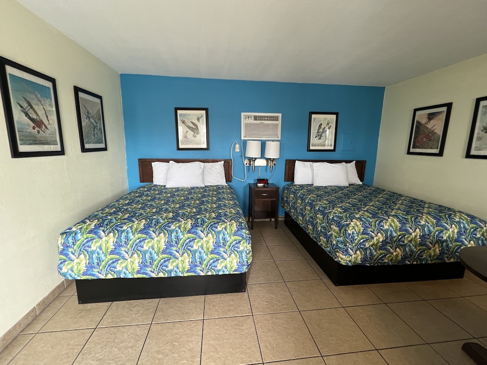 Amelia's Landing Hotel - photo 15