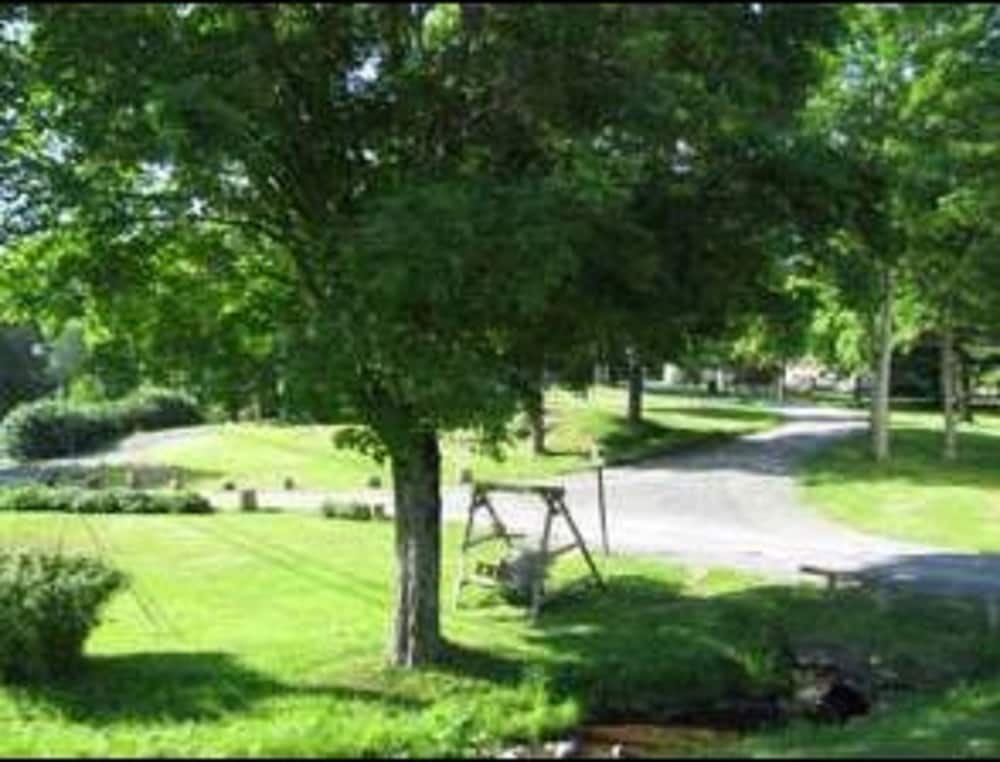 Four Seasons Motel — hotel in Malone
