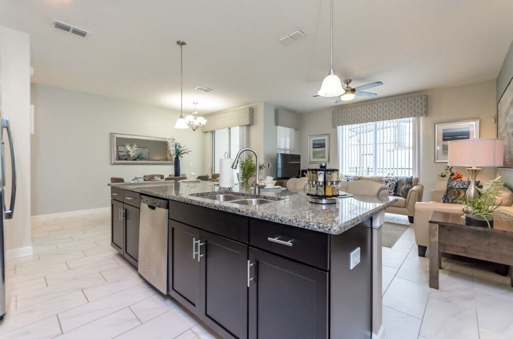 Amazing Townhome Storey Lake 4804CS - photo 2