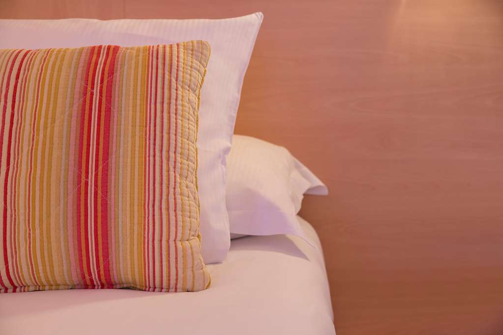 The Originals City Hôtel Le Pavillon Béziers Est in Villeneuve-Les-Beziers, France