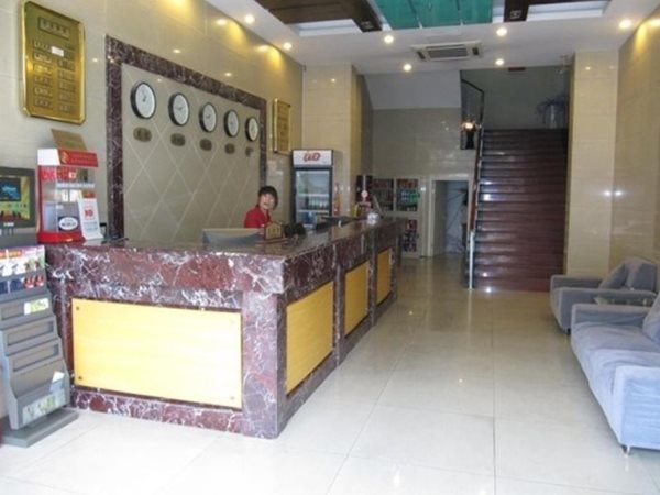 Jitai Hotel Shanghai Hutai Road Long Distance Bus Station Branch — hotel in Zhabei
