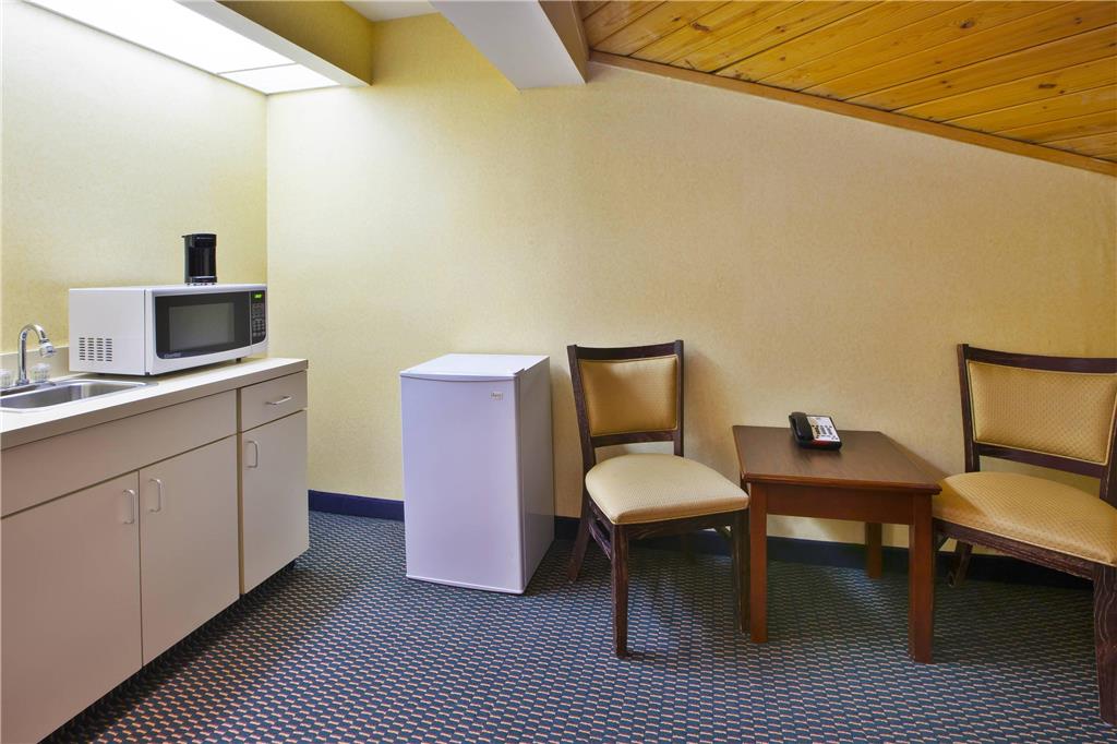Quality Inn Marshall near I 69 - photo 15