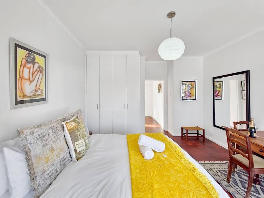 Secure Apt near Beaches Promenade Free Wi Fi