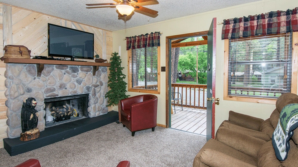 Upper Canyon Inn & Cabins - photo 85
