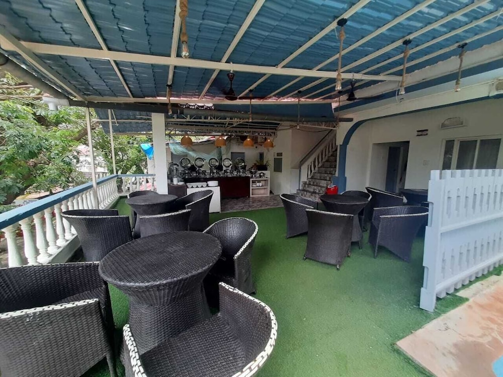 Coral Beach Hotel Candolim
