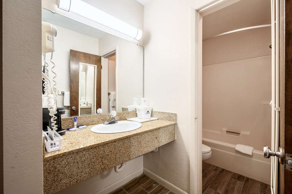 Americas Best Value Inn Heflin - photo 16