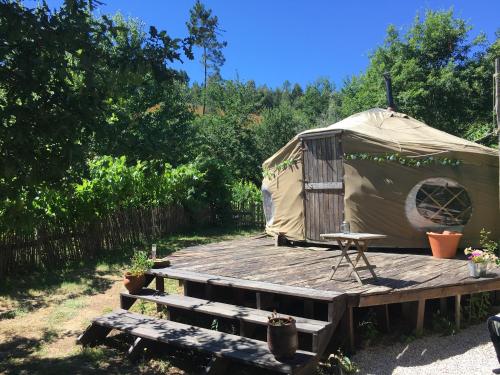 Star Gazing Luxury Yurt Above Beautiful River Off Grid — hotel in Pedrogao Grande