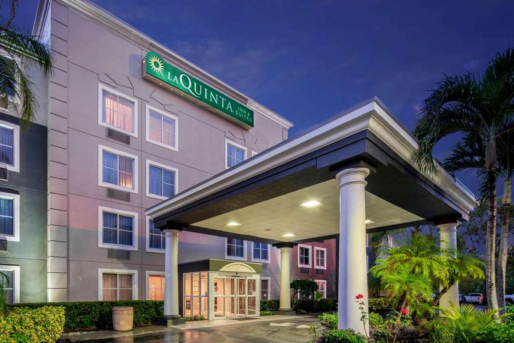 La Quinta Inn & Suites by Wyndham Naples East - photo 6