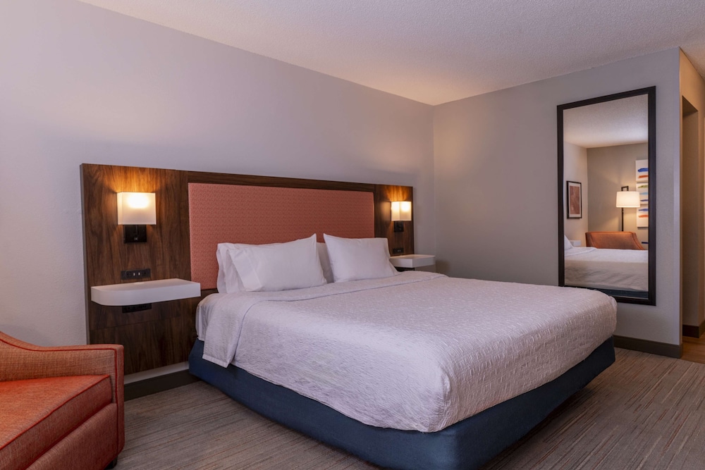 Hampton Inn & Suites St. Louis Chesterfield - photo 25