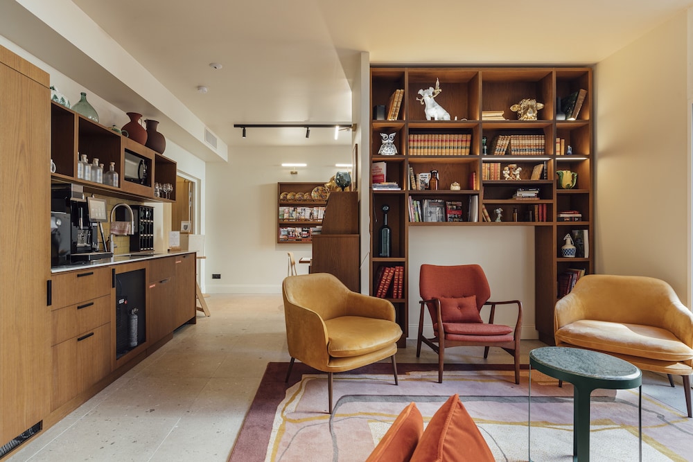 Hôtel Préfecture Entrée autonome réception en ligne Encore Mieux in Limoges, France