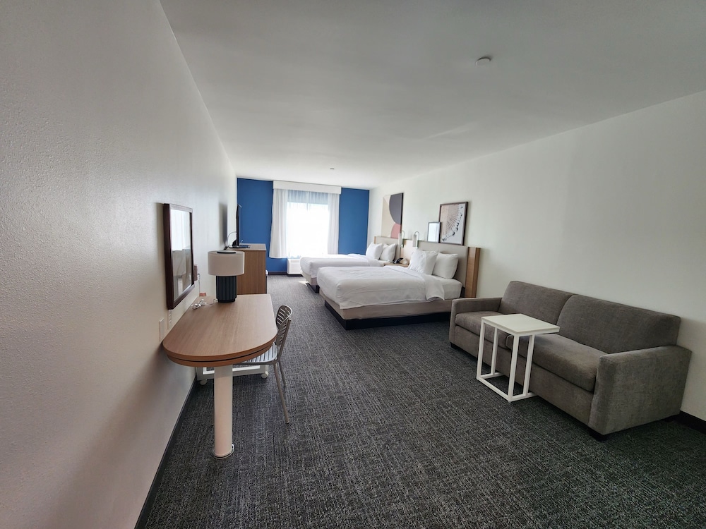 Spark by Hilton Rahway - photo 24