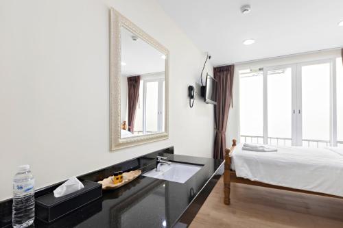 Royale 8 Ville Guest House