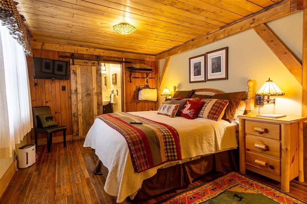 Hemlock Inn — Blowing Rock — photo 3