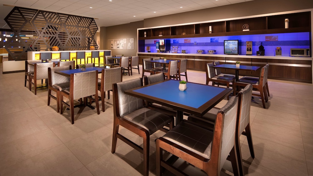 GLō Best Western Nashville Airport - photo 18