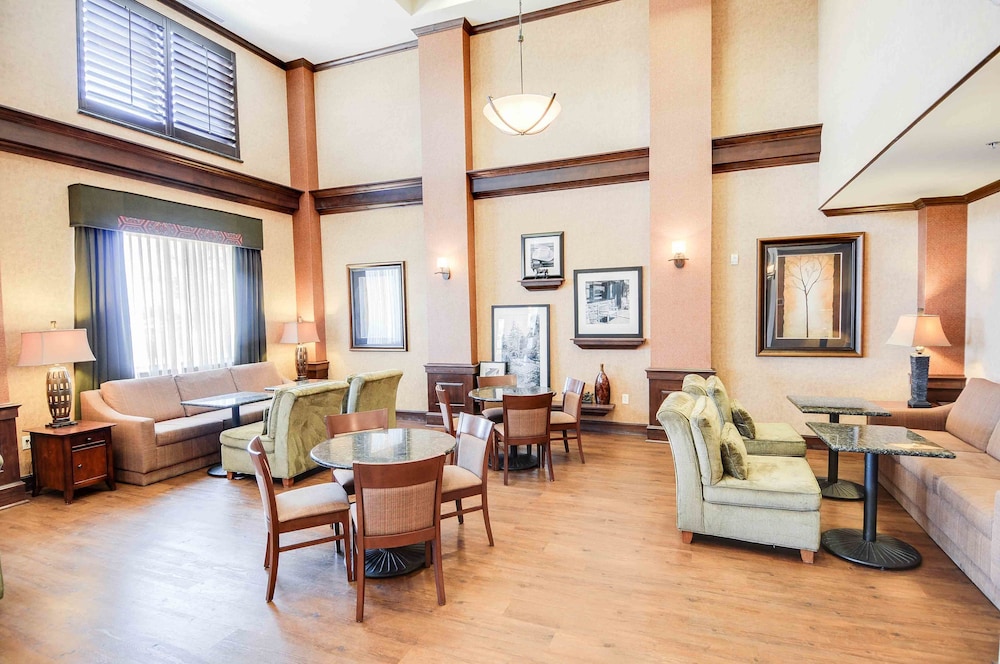 Hampton Inn & Suites Pinedale - photo 40