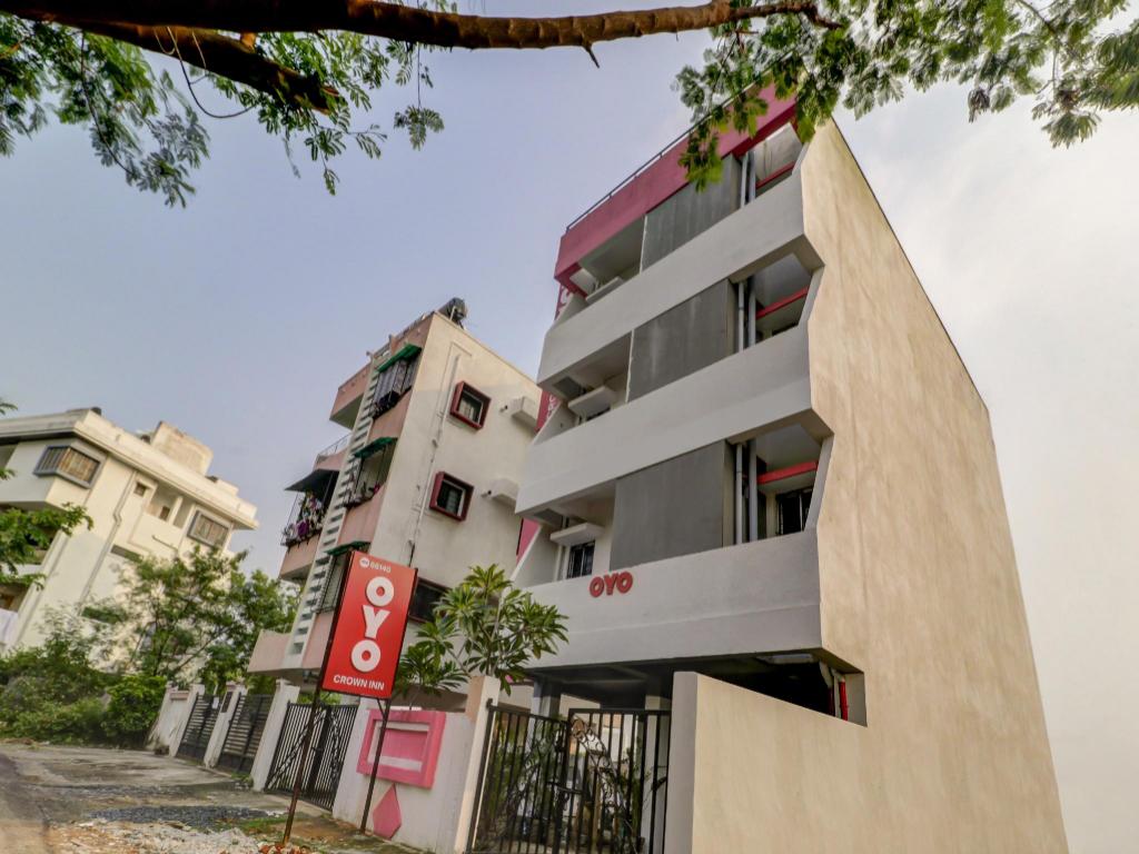 Hotel O The Crown Inn — Nagpur