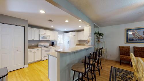 762 Queens Grant - photo 5