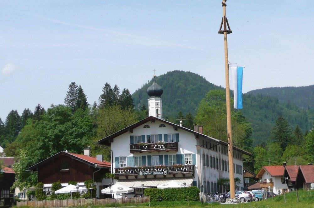 Hotel Gasthof Jachenau - carbon neutral hotel in Mittenwald