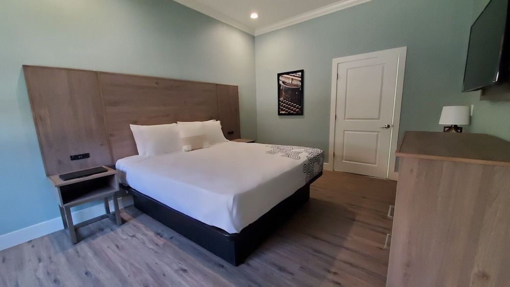 Crestridge Inn in Inglewood, United States