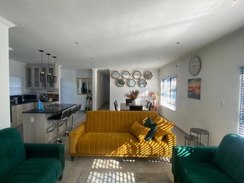 32 On Gill Road Self Catering — 4-Star Luxury Hotel in Cape Town, South Africa