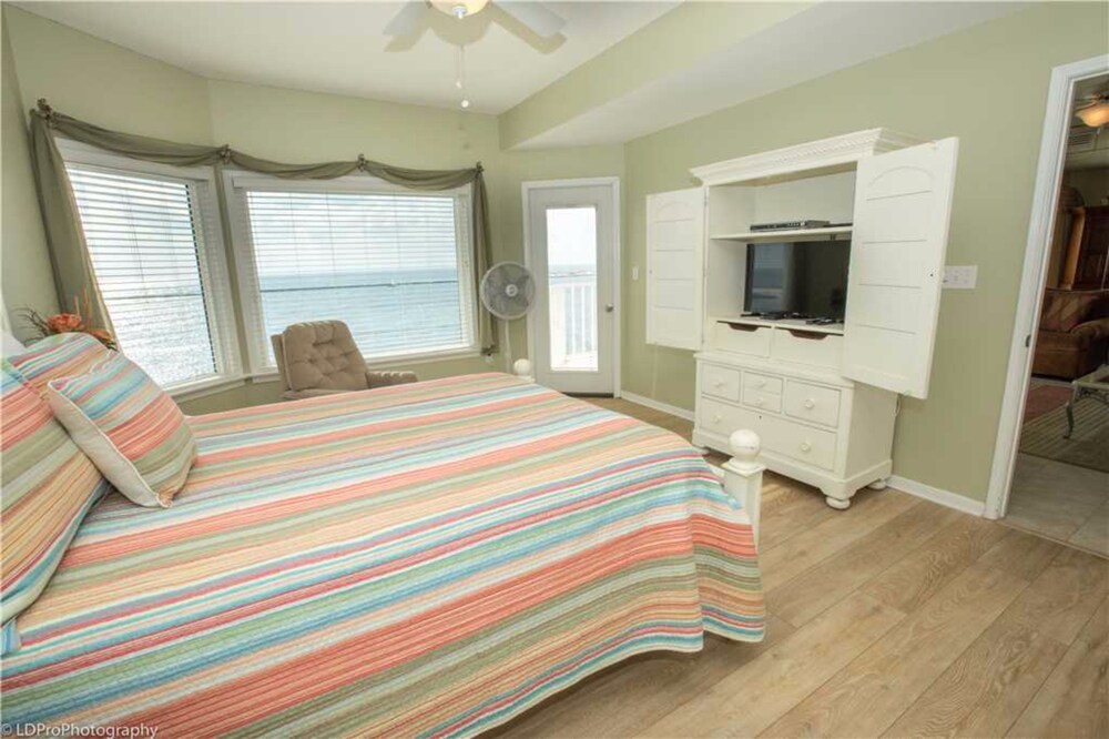 Waterview Towers Yacht Club by Holiday Isle - photo 11