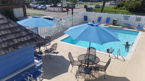 Edgewater Inn - photo 14