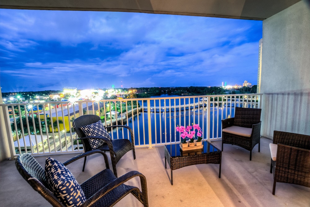 Laketown Wharf Resort by Aneliya's Rentals - photo 881
