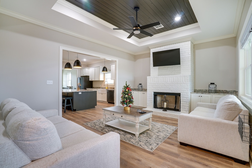 Modern Natchitoches Retreat on Cane River — hotel in Natchitoches