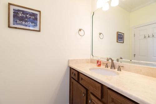 Southern Charm by Oak Island Accommodations - photo 9