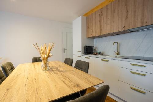 The Golden white Luxury T3 — 4-Star Luxury Hotel in Annecy, France