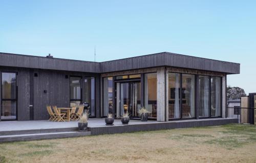 3 Bedroom Lovely Home In Lindesnes — 5-Star Luxury Hotel in Vigeland, Norway