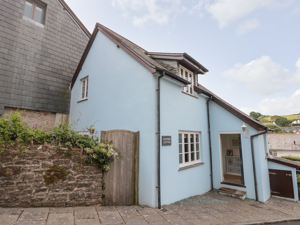 November Cottage — 4-Star Luxury Hotel in Dartmouth, United Kingdom