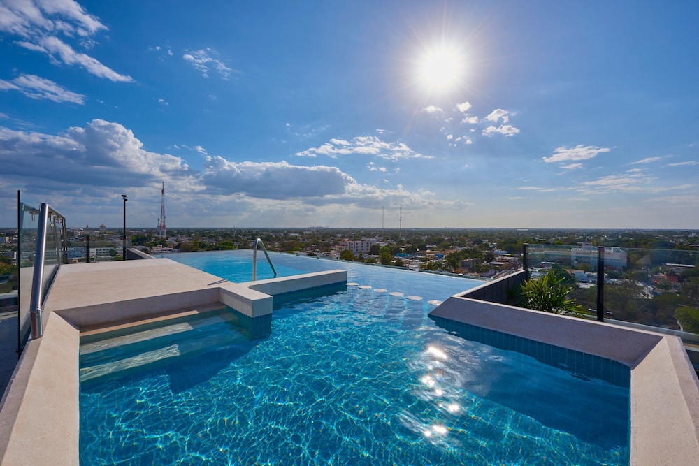 City Express Plus Mérida - carbon neutral hotel in Merida
