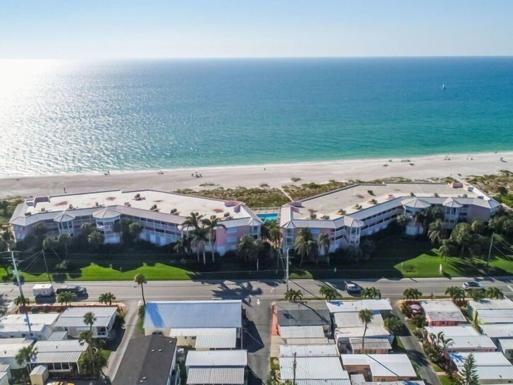 Anna Maria Island Club 20 — 4-Star Luxury Hotel in Bradenton Beach, United States