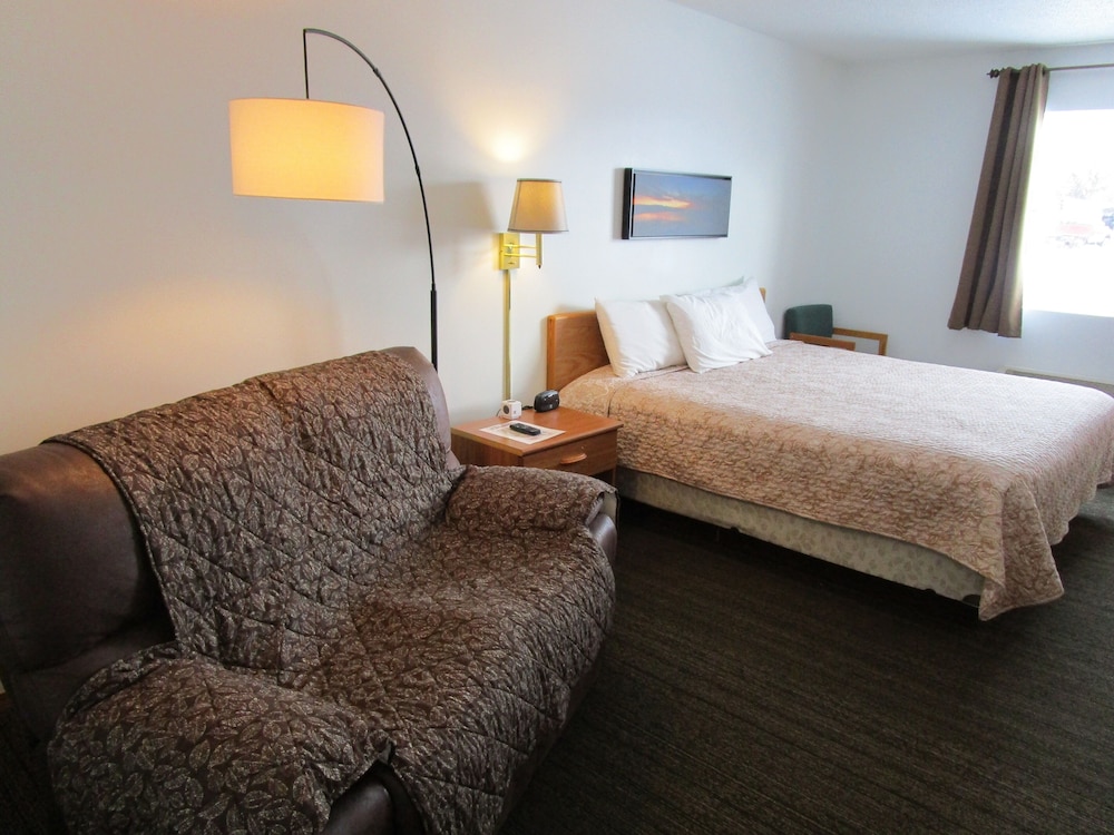 Dakota Country Inn & Suites - photo 8