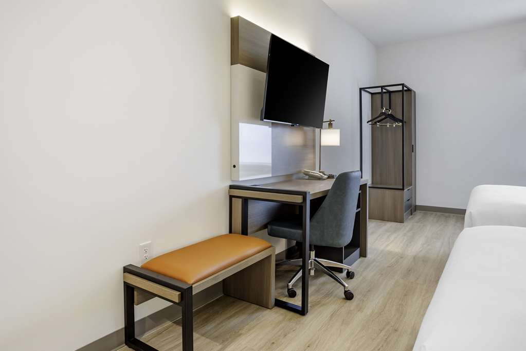 Comfort Inn & Suites Newark Liberty International Airport - photo 18