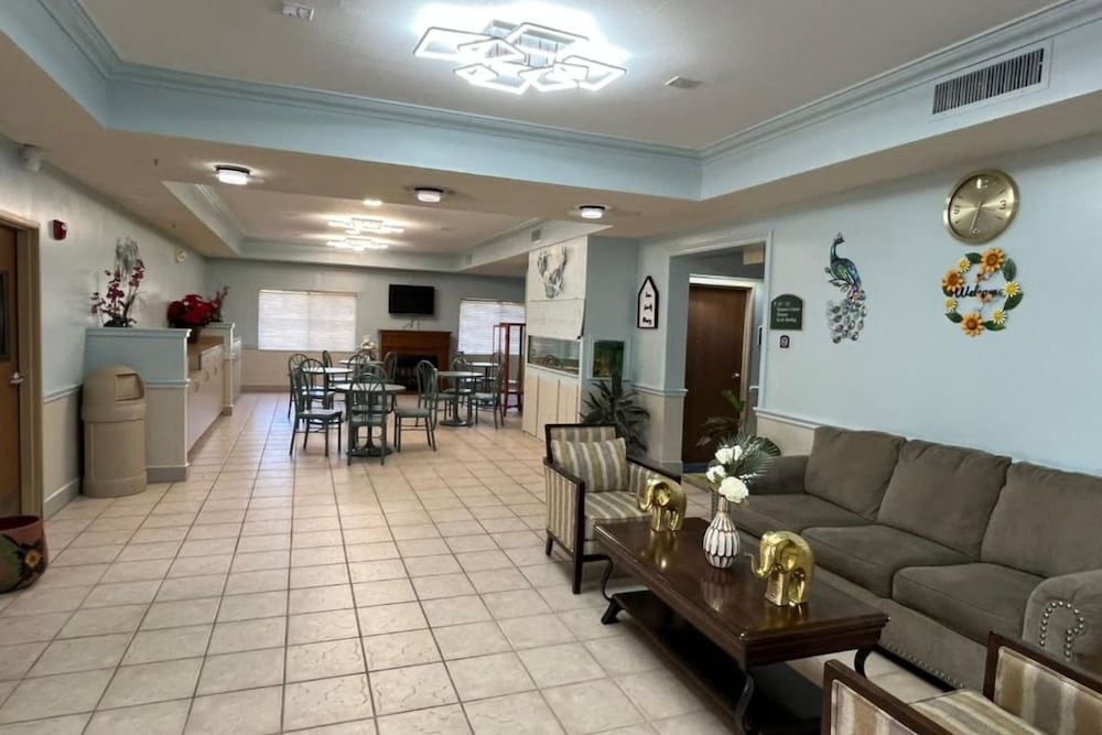 Coratel Inn and Suites by Jasper Wesley Hospital - photo 16