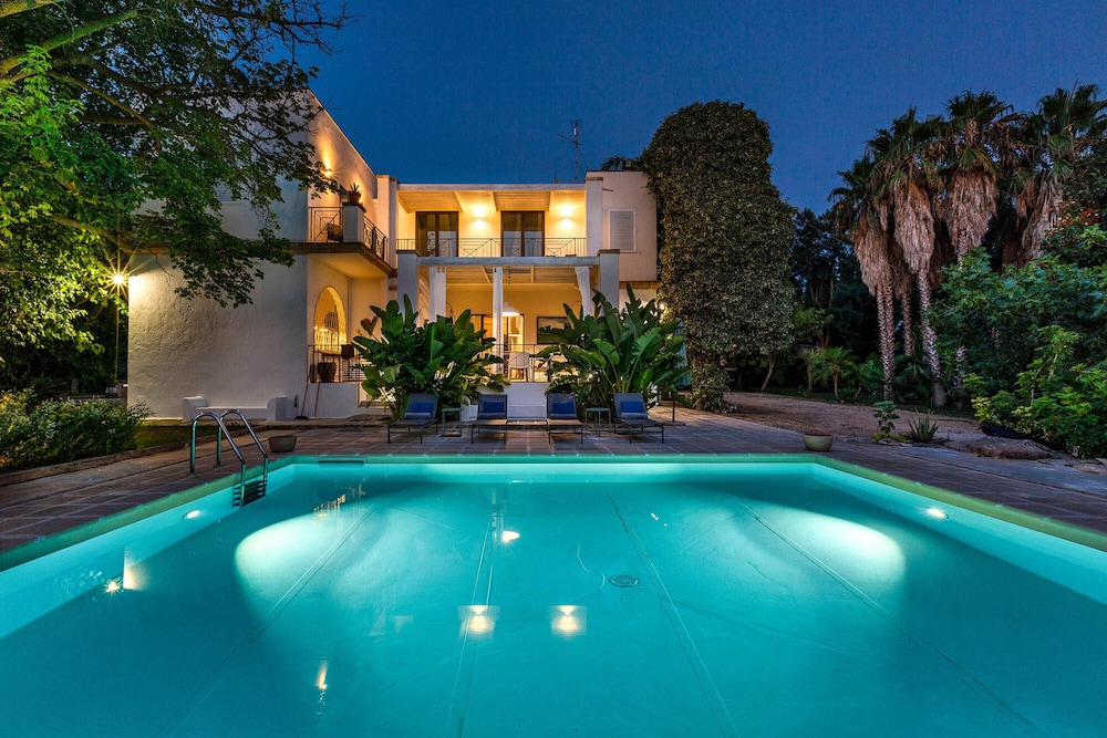 Villa Casablanca — 4-Star Luxury Hotel in Alezio, Italy