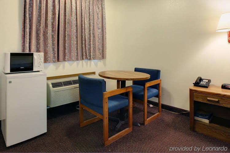 Americas Best Value Inn Tyler Winona - photo 8