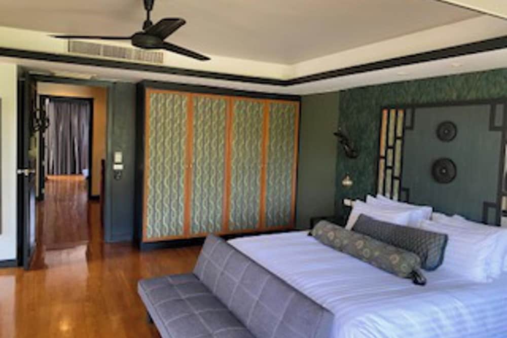 Poolside Luxury Laguna 2 bed Villa in Cherngtalay — 4-Star Luxury Hotel in Thalang, Thailand