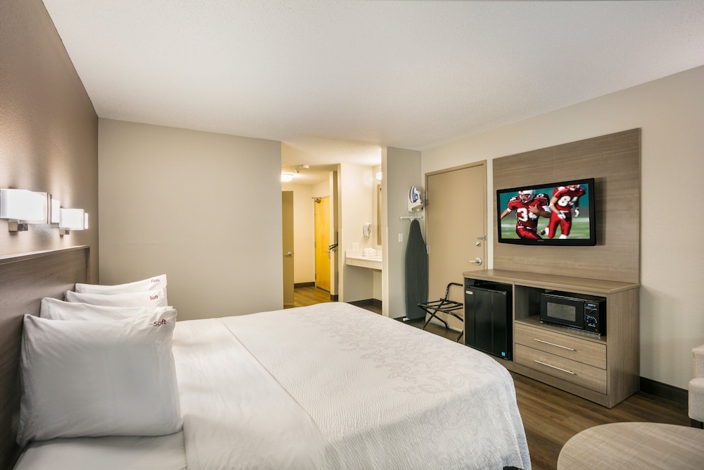 Red Roof Inn PLUS Boston Logan - photo 5