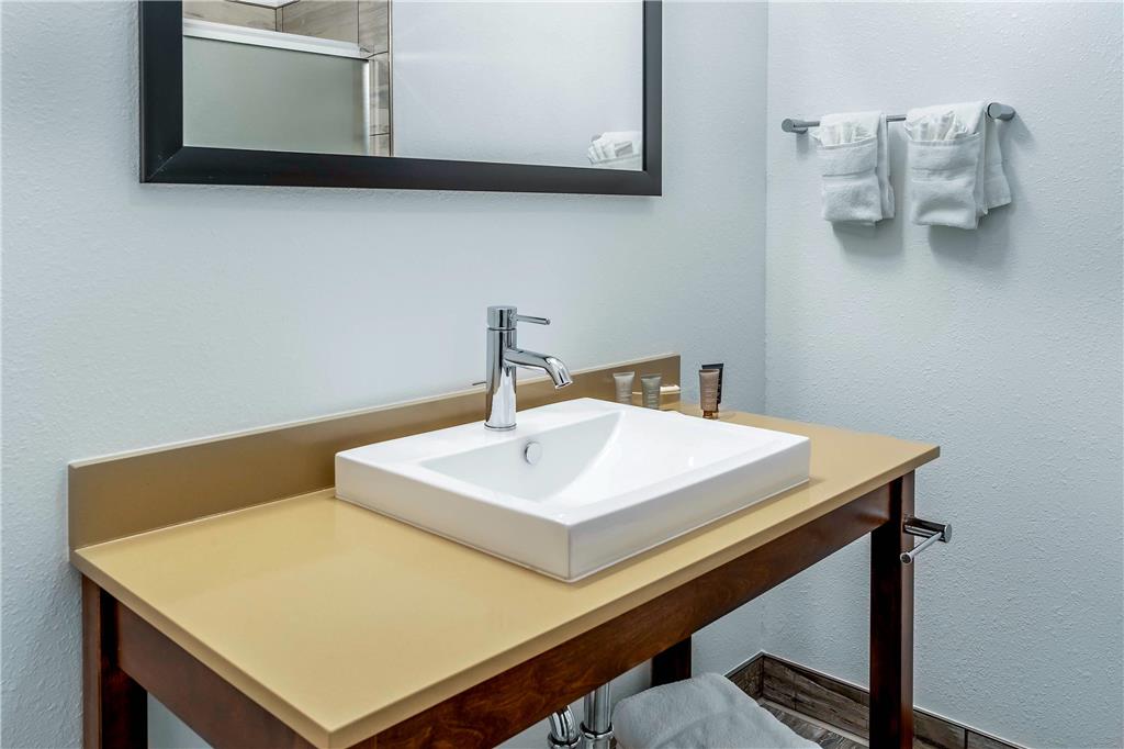 Riverview Inn & Suites an Ascend Collection Hotel - photo 6