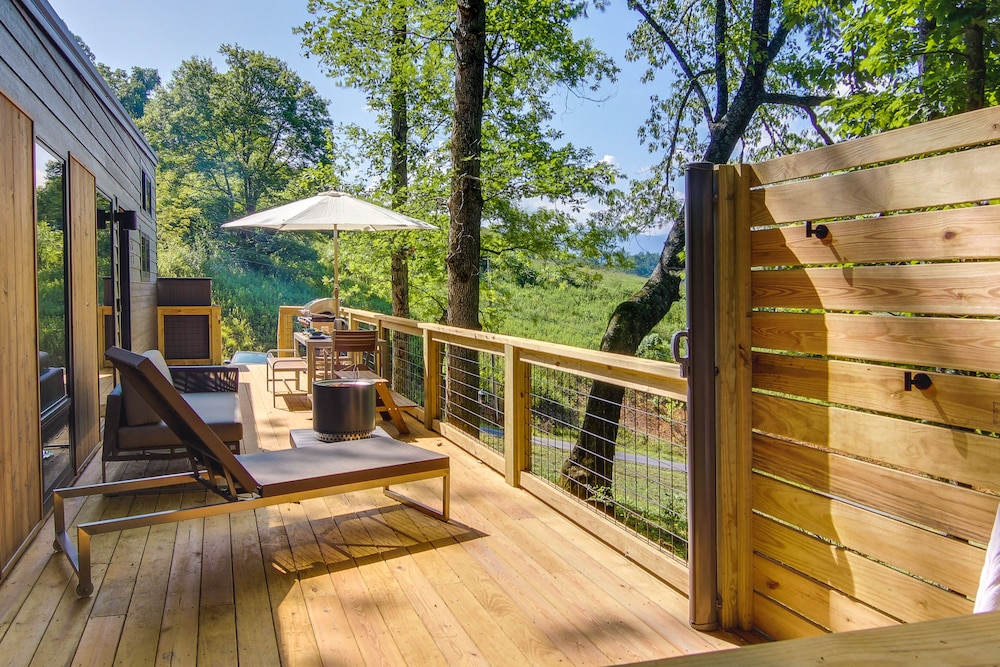 Upscale Modern Tiny Cabin on Cane River - featured photo